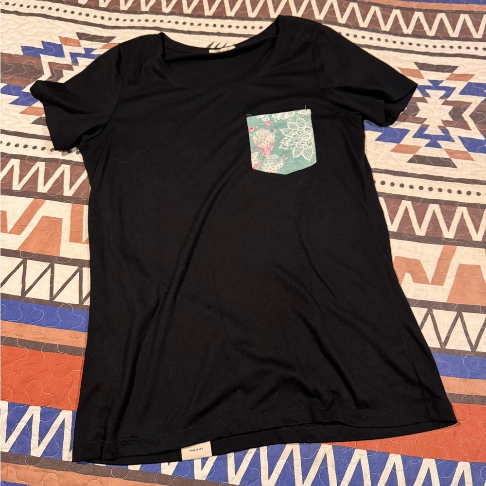 🌵 cactus pocket black tee